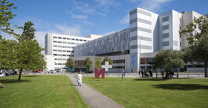 Panorámica exterior del edificio B del Hospital Universitario de Navarra