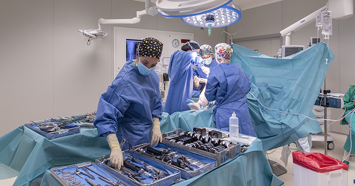 Intervención en un quirófano de Cirugía Ortopédica y Traumatología